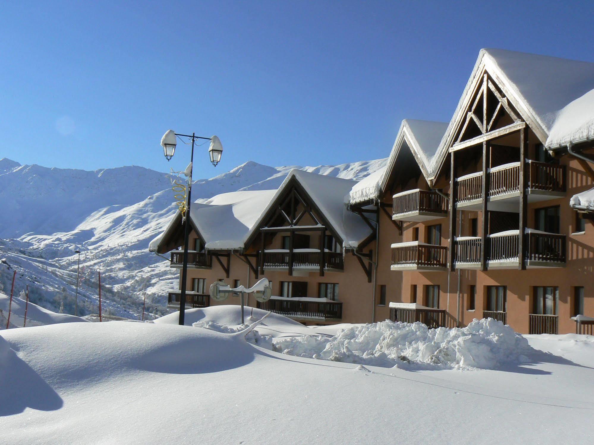 Les Hauts De Вальменье Экстерьер фото